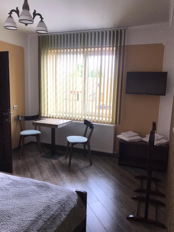 Gray Hotel Vynohradiv Dış mekan fotoğraf