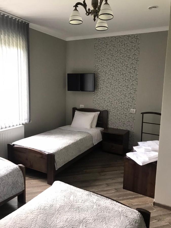 Gray Hotel Vynohradiv Dış mekan fotoğraf