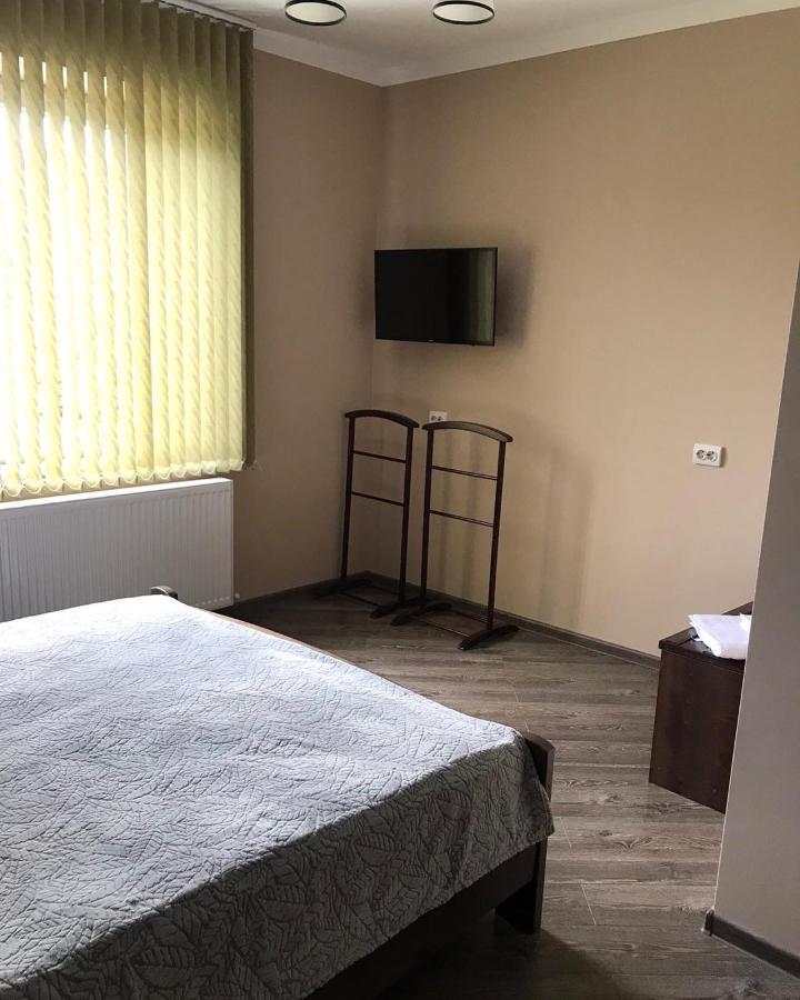 Gray Hotel Vynohradiv Dış mekan fotoğraf