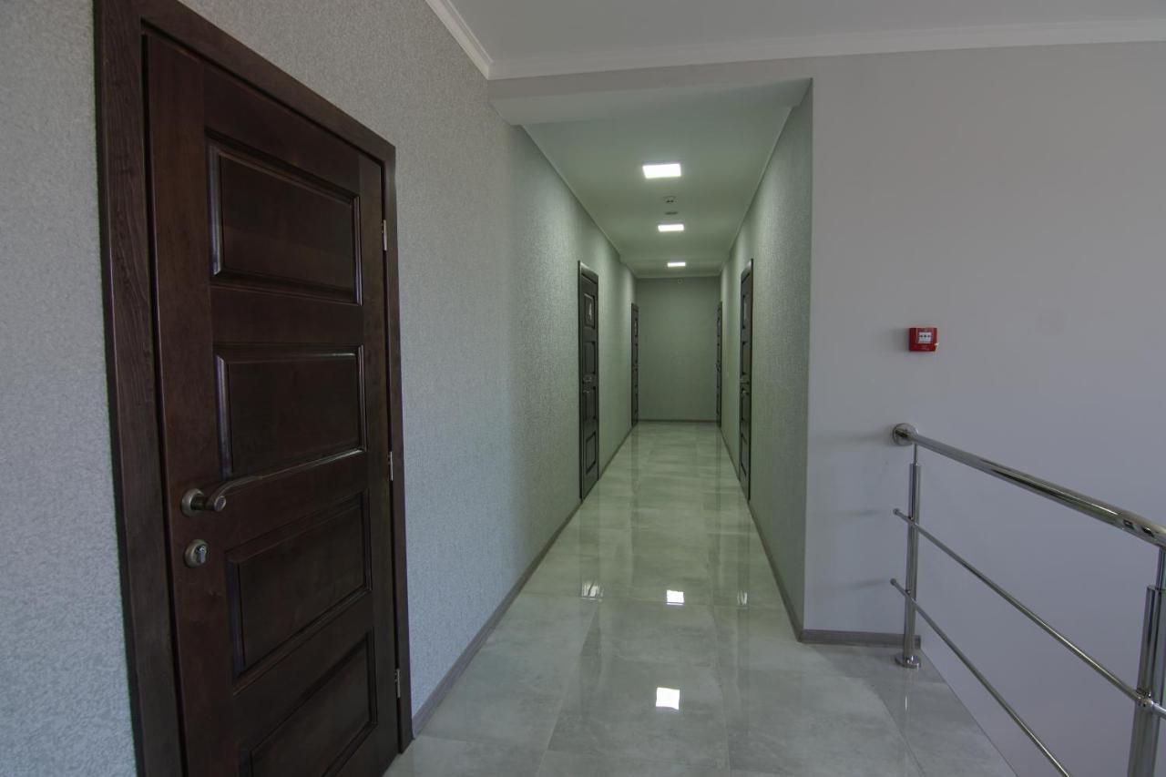 Gray Hotel Vynohradiv Dış mekan fotoğraf