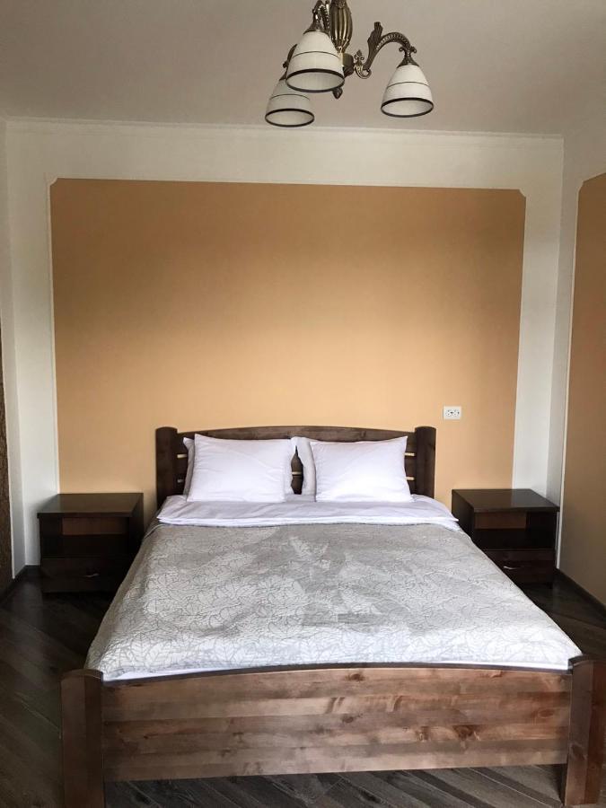 Gray Hotel Vynohradiv Dış mekan fotoğraf